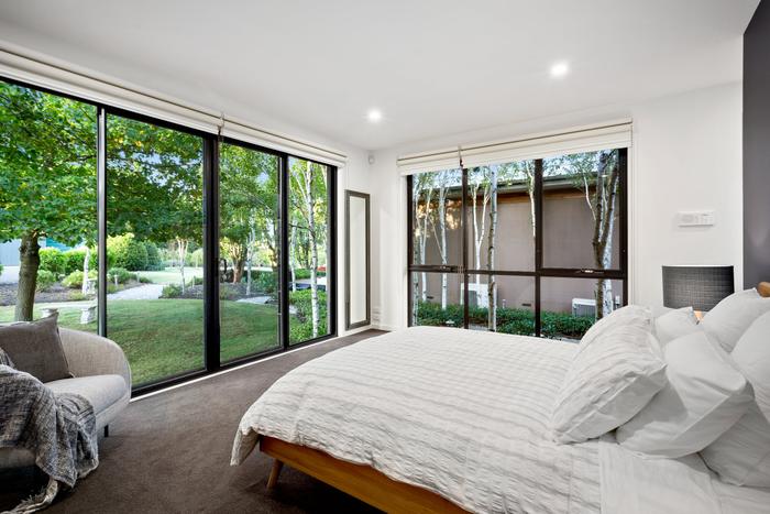 Main bedroom to garden